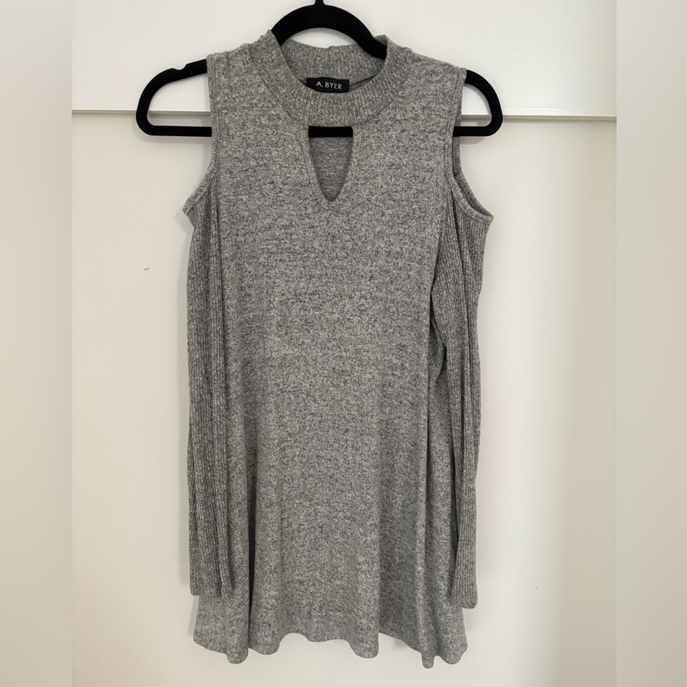 Gray Cold Shoulder Knit tunic